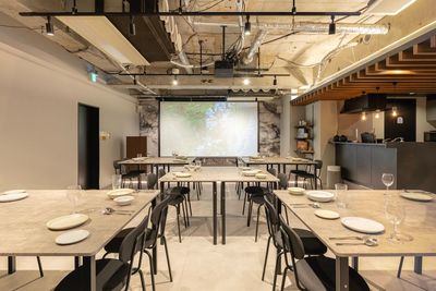 727_SpemoLOUNGE新橋の室内の写真