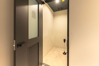 727_SpemoLOUNGE新橋の室内の写真