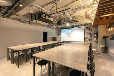 727_SpemoLOUNGE新橋の室内の写真