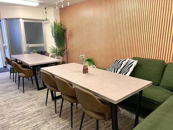 【新橋徒歩4分】最大20名|無料高速Wi-Fi|パーティ・ボドゲ・会議・撮影・飲食可! - KUUKAN新橋