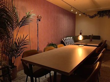 KUUKAN新橋 パーティルームの室内の写真