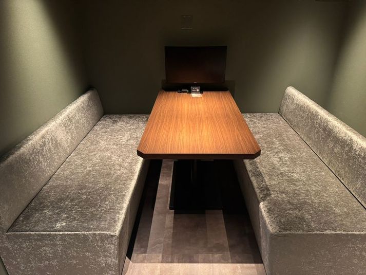 最大６名でお使いいただける半個室のBOX席です。 - BasisPoint 八王子店 【6名BOX席A】八王子エリアの室内の写真