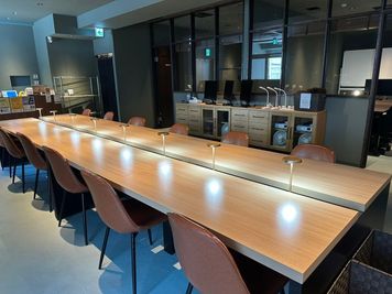 会議室外にはコワーキングスペースエリアがあります。※別途料金が発生します。 - BasisPoint 八王子店 【8名会議室RoomB】八王子エリアのその他の写真