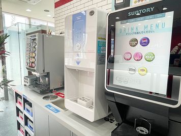 ビッグエコー八丁堀駅前店 カラオケルーム（3時間室料＋コース料理＋カラオケ放題付）の室内の写真