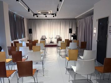 ★ 2025年博多区冷泉町にNEW OPEN !! トークライブ・アコースティックライブ・撮影会・企業説明会・展示会などに !! -  REISEN SALON ( 冷泉サロン ) 