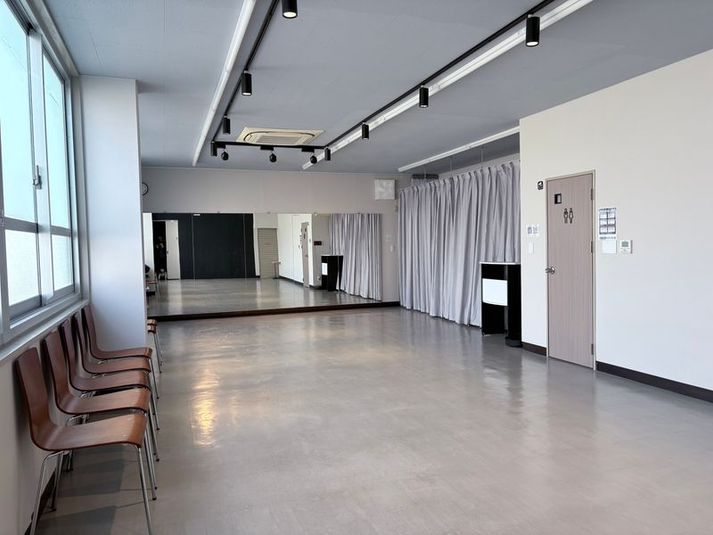 REISEN SALON (冷泉サロン)【 スタジオ仕様 】 -  REISEN SALON ( 冷泉サロン ) 