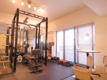 「青葉通り一番町駅徒歩5分｜完全個室レンタルジム＆サロン｜24時間利用可能／トレーニング・整体・ヨガ・撮影に最適」 - Mlralbl（ミライビ）