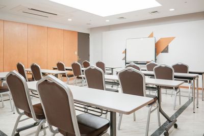 【JR板橋駅徒歩1分！アパホテルの中】駅目の前で迷わない！ - アパホテル〈東京板橋駅前〉会議室「瑠璃」