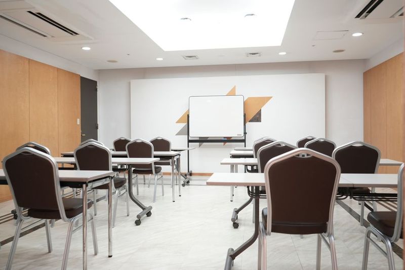 貸し会議室 - アパホテル〈東京板橋駅前〉会議室「瑠璃」