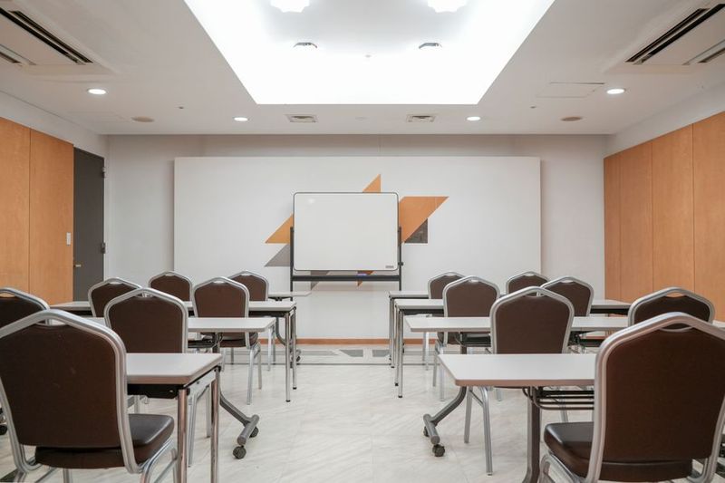 貸し会議室 - アパホテル〈東京板橋駅前〉会議室「瑠璃」