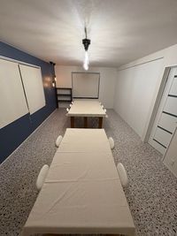 机、椅子がない状態での使用も可能です。ヨガ、ピラティスなど、 - アノン二階　レンタルスペース 会議室にもなるワークスペースの室内の写真