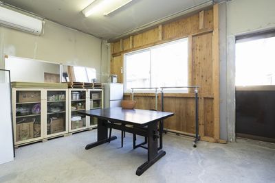 楽屋空間 - 武庫川KCスタジオ 教室から発表会まで対応。鏡面リノ床とホールが魅力の貸空間の室内の写真