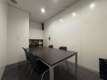 新宿駅西口徒歩5分 Wi-Fi完備 打ち合わせやWEB会議におすすめです - レアル会議室