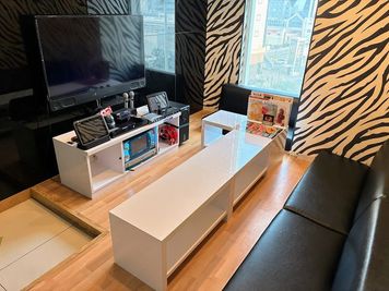 カラオケ コート・ダジュールLuz湘南辻堂店 カラオケ　フラットルームの室内の写真