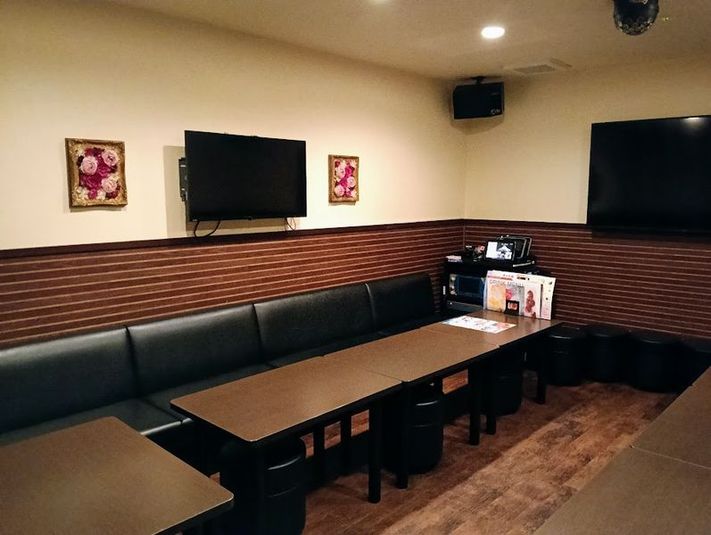 カラオケ コート・ダジュール岡山店 カラオケ　パーティールームの室内の写真
