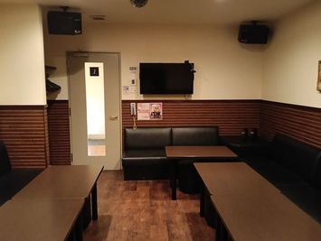カラオケ コート・ダジュール岡山店 カラオケ　パーティールームの室内の写真