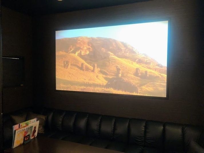 カラオケ　VIPプロジェクタールーム - カラオケ コート・ダジュール金沢片町店