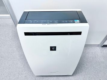 除湿/加湿機能付きのプラズマクラスター設置 - S ＊PLACE 名古屋駅前 大会議室の室内の写真