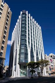 ビル外観 - コワーキングスペースMangrove 【4名会議室】RoomDの外観の写真