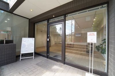GOBLIN.北参道店 -ROADSIDE-の入口の写真