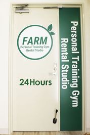 スペース入り口 - レンタルスタジオFARM レンタルスタジオ ファーム プライベートの貸切スペースの室内の写真