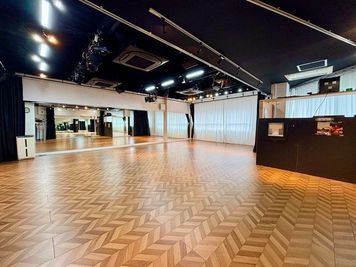 上町Base 上町BASEの室内の写真