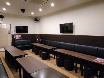 カラオケ コート・ダジュール海老名店 カラオケ　パーティールームの室内の写真