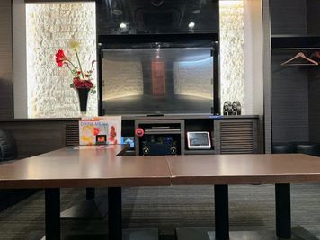 カラオケ コート・ダジュール甲府昭和店 カラオケ　VIPルームの室内の写真