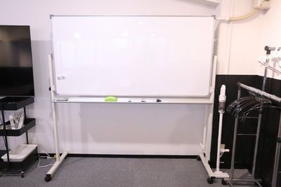 ホワイトボード - リンクスペース神田B　駅近貸会議室/ゆったり懇親会/セミナー会場 リンクスペース神田B🌙【貸会議室/懇親会/セミナー/講習会】の室内の写真