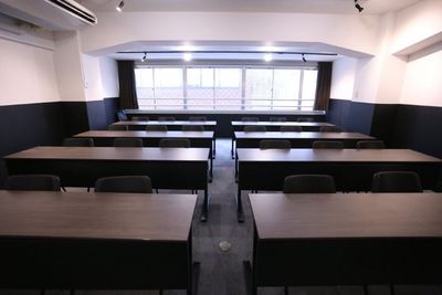 リンクスペース神田B　駅近貸会議室/ゆったり懇親会/セミナー会場 リンクスペース神田B🌙【貸会議室/懇親会/セミナー/講習会】の室内の写真