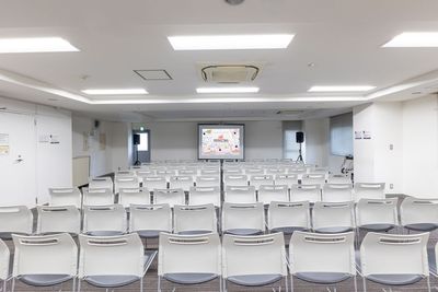 レイアウトイメージ（シアター式） - 東京会議室 田町CC 東京会議室田町カンファレンスセンターの室内の写真