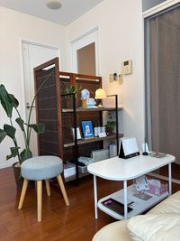 ディスプレイコーナー - シェアサロンつむぎ 静岡駅・新静岡駅から徒歩8分☆完全個室のプライベートシェアサロンの室内の写真