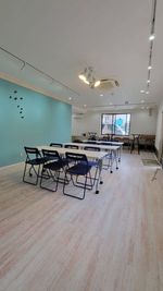 ミニセミナーやワークショップにお使い頂けます。 - MMM(トリプルエム) ギャラリー・レンタルスペース・マルシェイベントの室内の写真