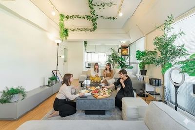 池袋にある落ち着いた空間となっております✨
撮影利用も可能となります📸 - Relax one 池袋西口 Relax one 池袋西口｜女子会・推し活🌟撮影利用📸の室内の写真