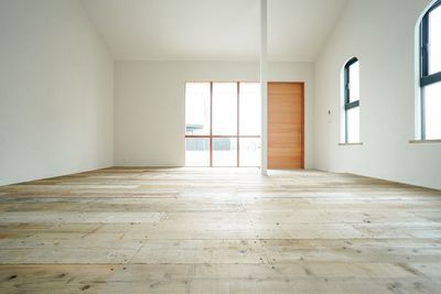 【１時間〜利用可能】自然光が綺麗/廃材の床材に漆喰の空間/撮影小物充実 - フォトサービスお写んぽスタジオ