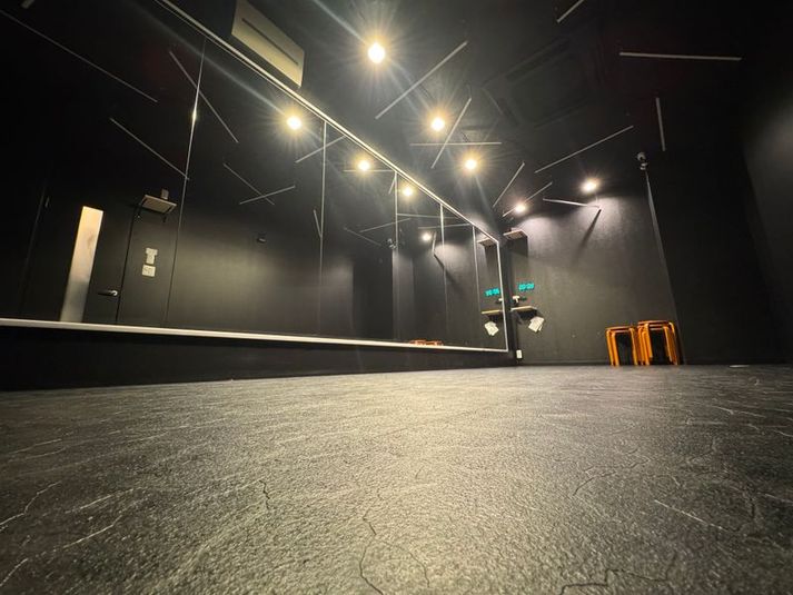 1st - 綱島 レンタルスタジオ　STUDIO BUZZ