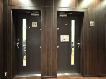 千葉センター グランドピアノ防音部屋　１番教室の室内の写真