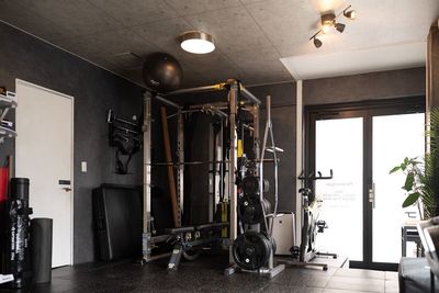 恵比寿・代官山駅徒歩4分の駅近レンタルジム！¥1200/30分。高性能設備、更衣室、緑を基調にした温もりのある貸切ジム - Polish代官山