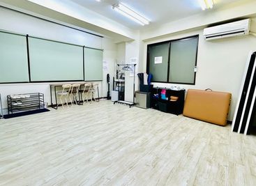 オスピタリタSTUDIO　 大和駅前店の室内の写真