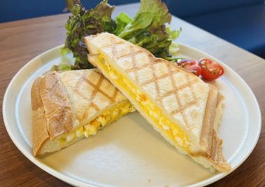 cafe & bar SUU 東京スカイツリー前（押上駅）から徒歩2分の Cafe & Barの室内の写真