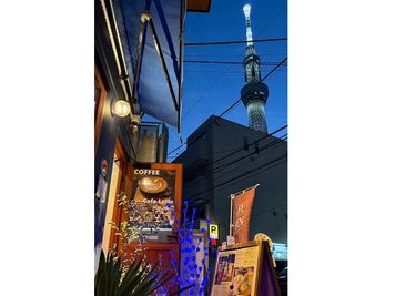 cafe & bar SUU 東京スカイツリー前（押上駅）から徒歩2分の Cafe & Barの入口の写真