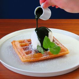 cafe & bar SUU 東京スカイツリー前（押上駅）から徒歩2分の Cafe & Barの室内の写真