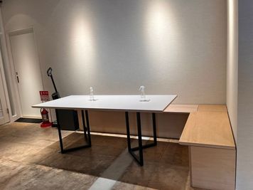 GARAGE MACHIDA 境川店 カフェ＆コワーキングGARAGE MACHIDA境川店の室内の写真