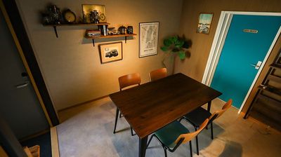 インダストリアルな雰囲気の部屋もあります。スタイリッシュな部屋はYoutube撮影やライブ配信などに映えます。 - えこてんハウススタジオ 撮影・配信・会議スペースの室内の写真