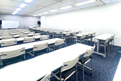 スタンダード会議室　大阪梅田店 A会議室の室内の写真