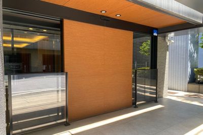 リバーサイド　中目黒 Riverside Nakameguro ~リバーサイド中目黒~の入口の写真