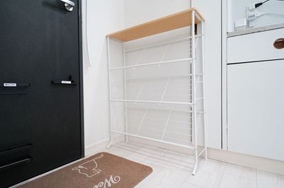 天然木の（少々お高い）フローリングのため土足厳禁です。
こちらに履物をお願いします。 - レンタルスタジオ　PALETTE名古屋店 🚶名駅徒歩5分🚶レンタルスタジオ　PALETTE名古屋店の設備の写真