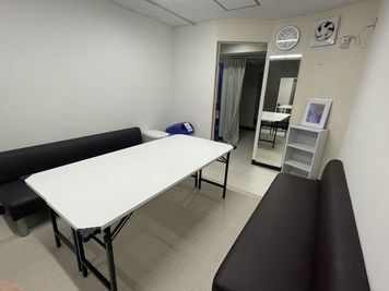 奥の控え室です - studioせんす 更衣室付きレンタルスタジオの室内の写真