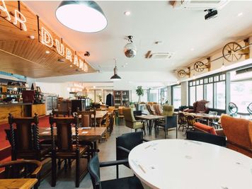 おしゃれなカフェ空間で キックオフイベント・商品PR・パーティー・各種イベントに最適！ 飲食持込無料・ゴミ処分無料でラクラク - ホステルイルファーロ久留米