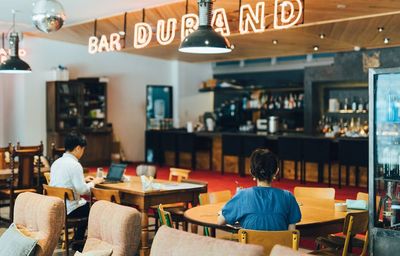 ホステルイルファーロ久留米 🎉オシャレなカフェ空間のレンタルスペースの室内の写真